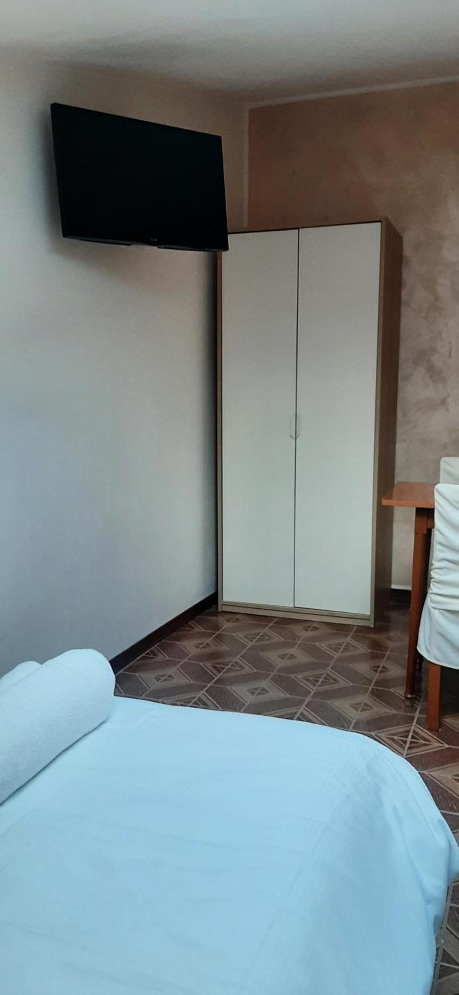 Camere Porto Vecchio Con Parcheggio A Pochi Passi Dal Castello 말세진느 외부 사진