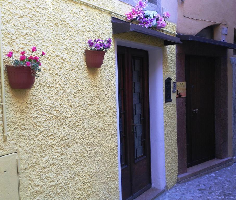 Camere Porto Vecchio Con Parcheggio A Pochi Passi Dal Castello 말세진느 외부 사진