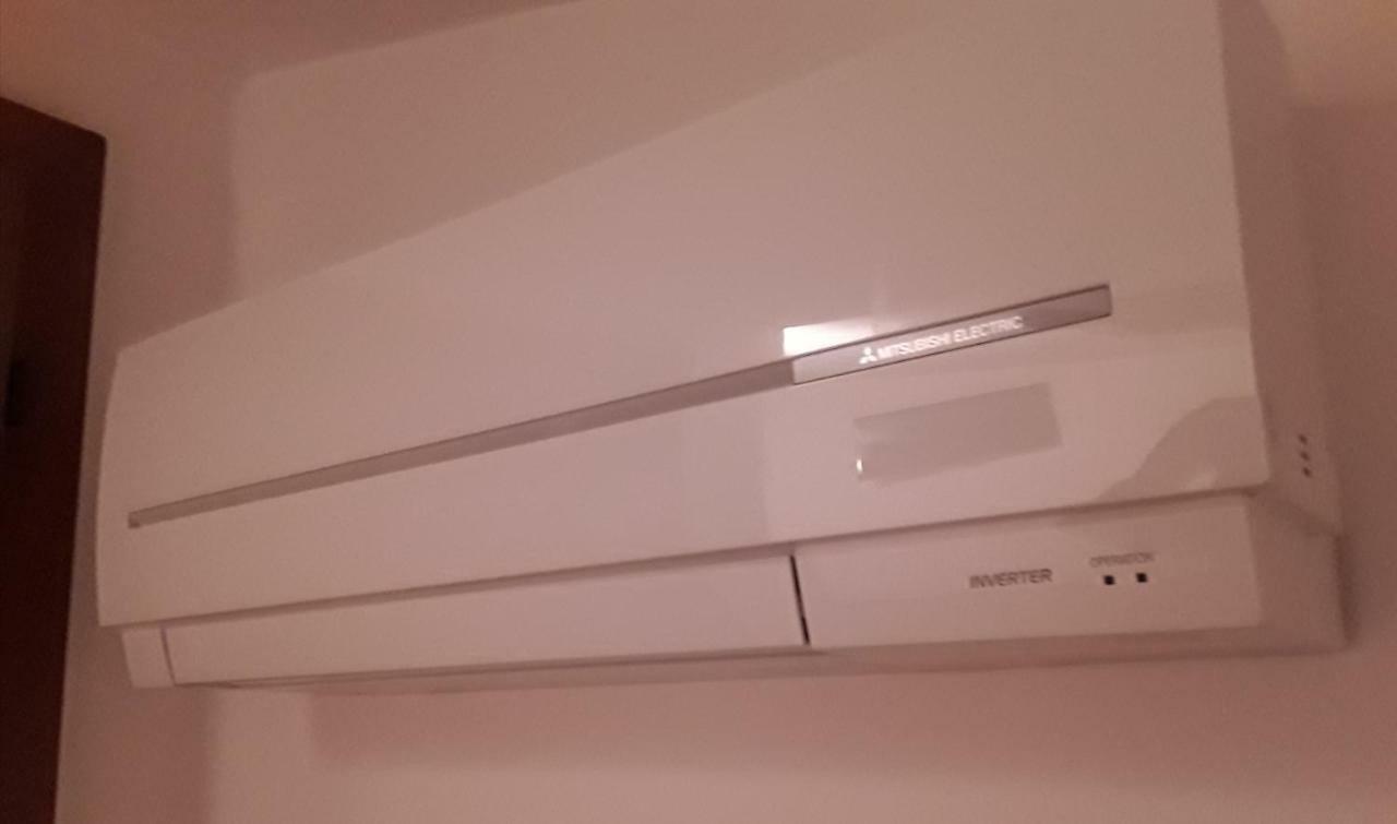 Camere Porto Vecchio Con Parcheggio A Pochi Passi Dal Castello 말세진느 외부 사진