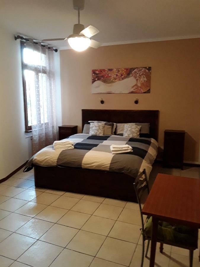 Camere Porto Vecchio Con Parcheggio A Pochi Passi Dal Castello 말세진느 외부 사진
