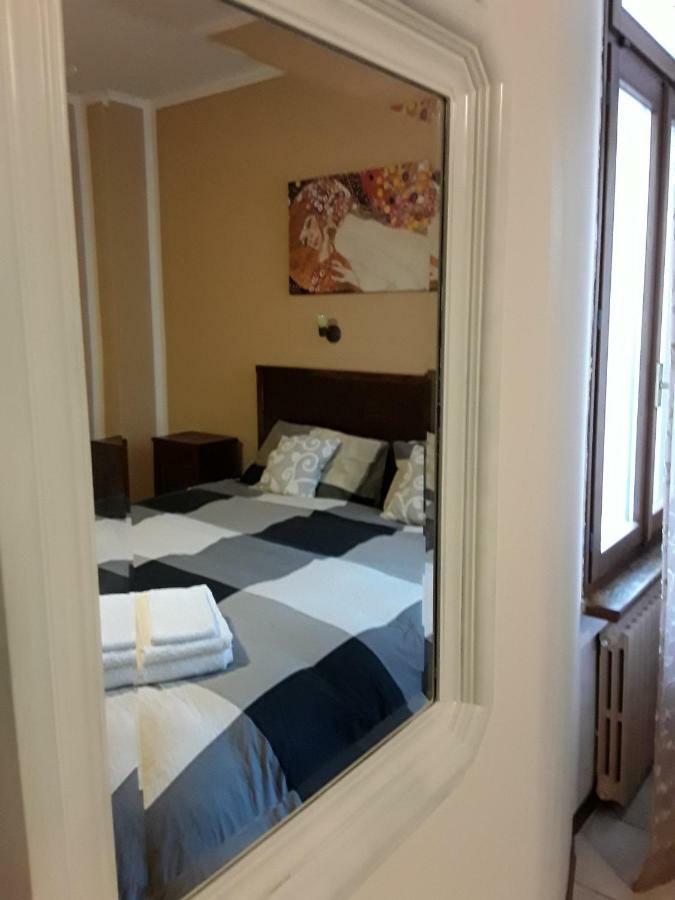 Camere Porto Vecchio Con Parcheggio A Pochi Passi Dal Castello 말세진느 외부 사진