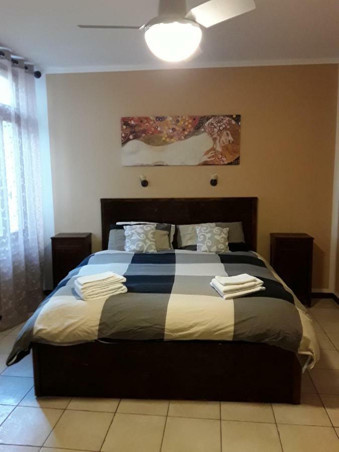 Camere Porto Vecchio Con Parcheggio A Pochi Passi Dal Castello 말세진느 외부 사진